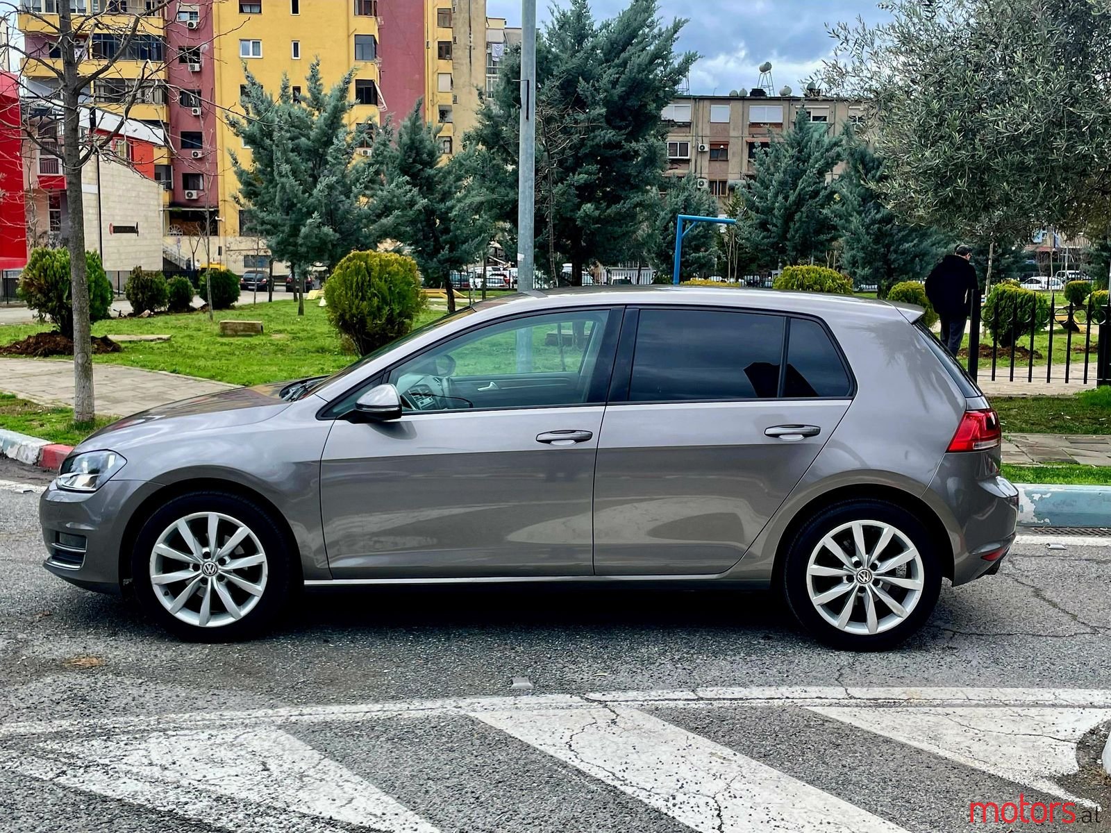 2015' Volkswagen Golf photo #2