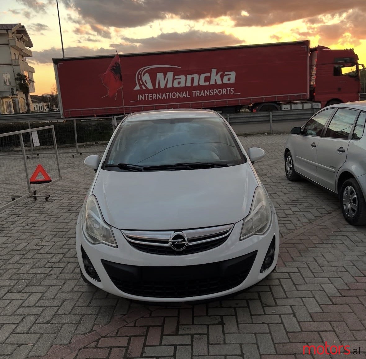 2011' Opel Corsa photo #3