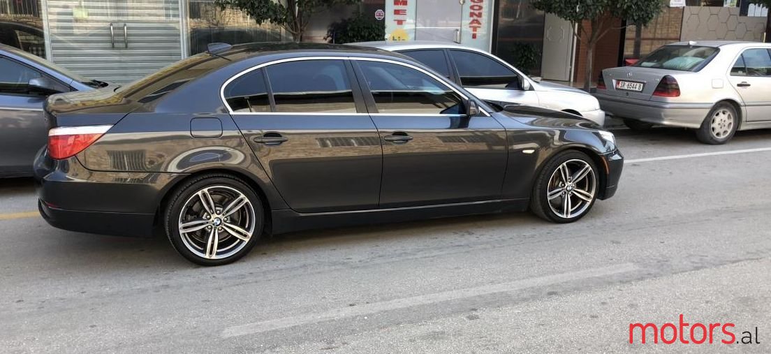 2009' BMW 528 photo #1