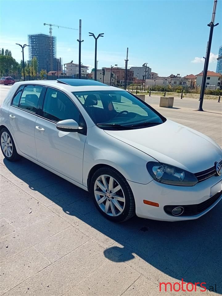 2011' Volkswagen Golf photo #6