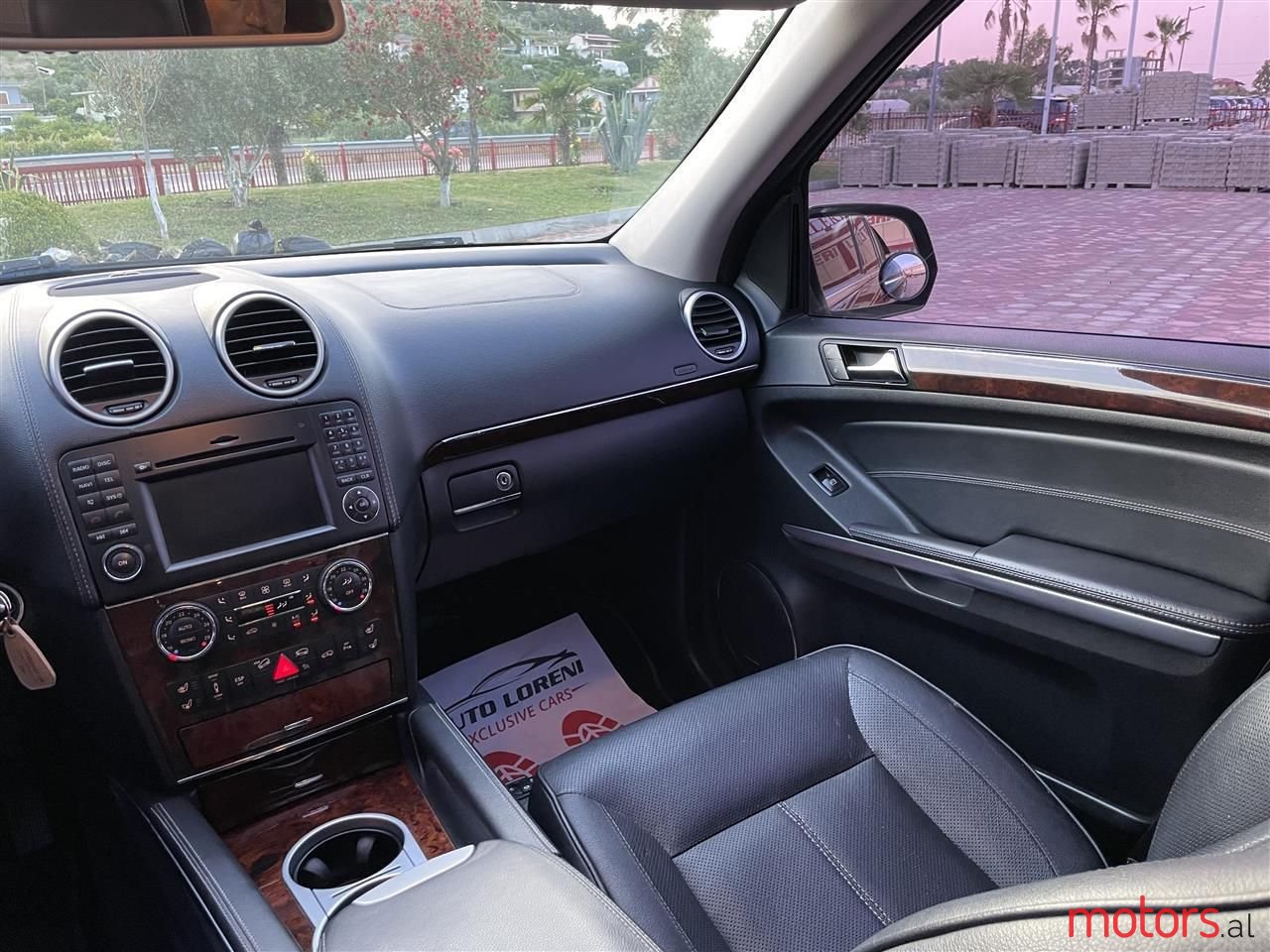 2010' Mercedes-Benz GL 55 AMG photo #2