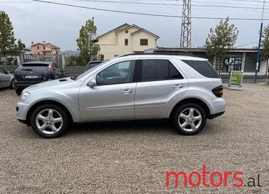2005' Mercedes-Benz ML 320 photo #5