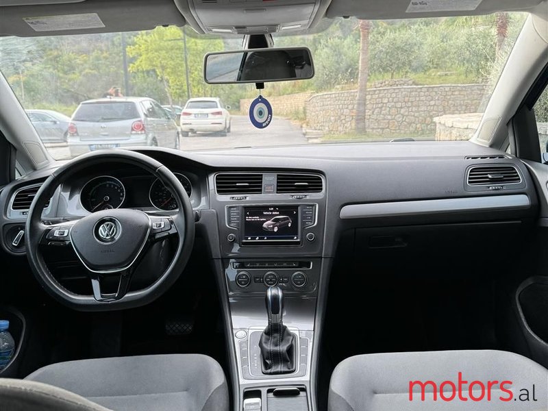 2017' Volkswagen e-Golf photo #4