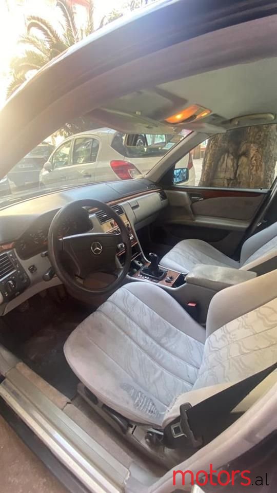 1998' Mercedes-Benz E 240 photo #3