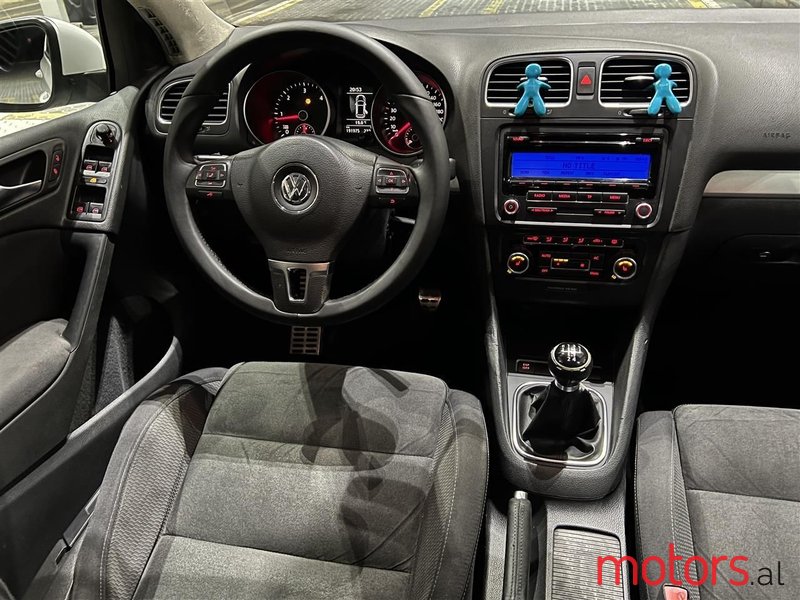 2010' Volkswagen Golf photo #6