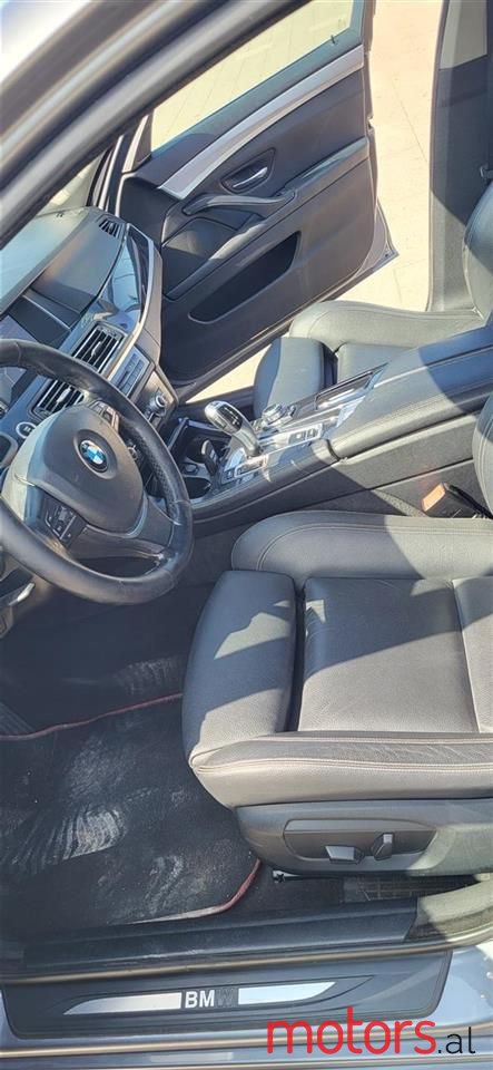 2013' BMW 530 photo #6