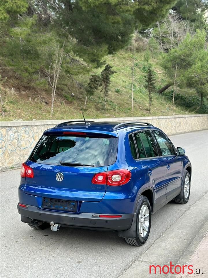 2008' Volkswagen Tiguan photo #2