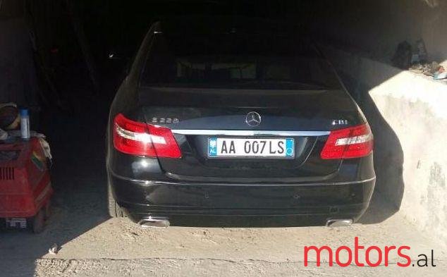 2009' Mercedes-Benz E-Class photo #1