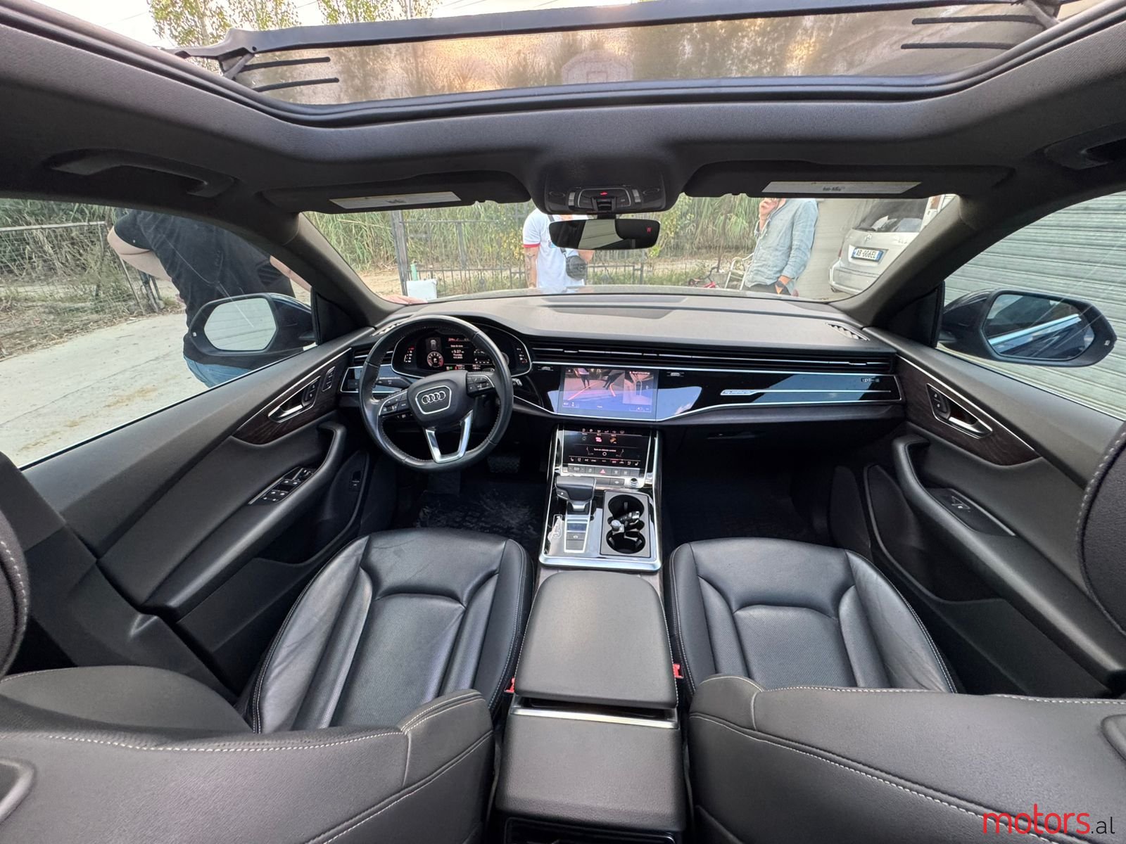 2019' Audi Q8 photo #3