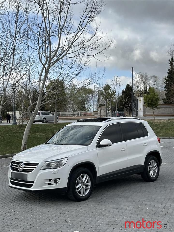 2009' Volkswagen Tiguan photo #4