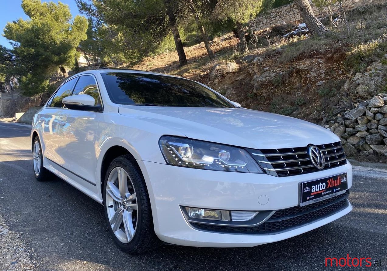 2012' Volkswagen Passat photo #1