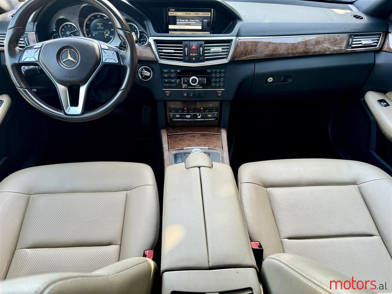 2010' Mercedes-Benz E 350 photo #2