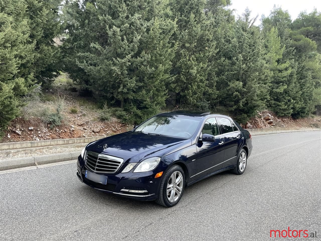 2011' Mercedes-Benz 350 photo #1