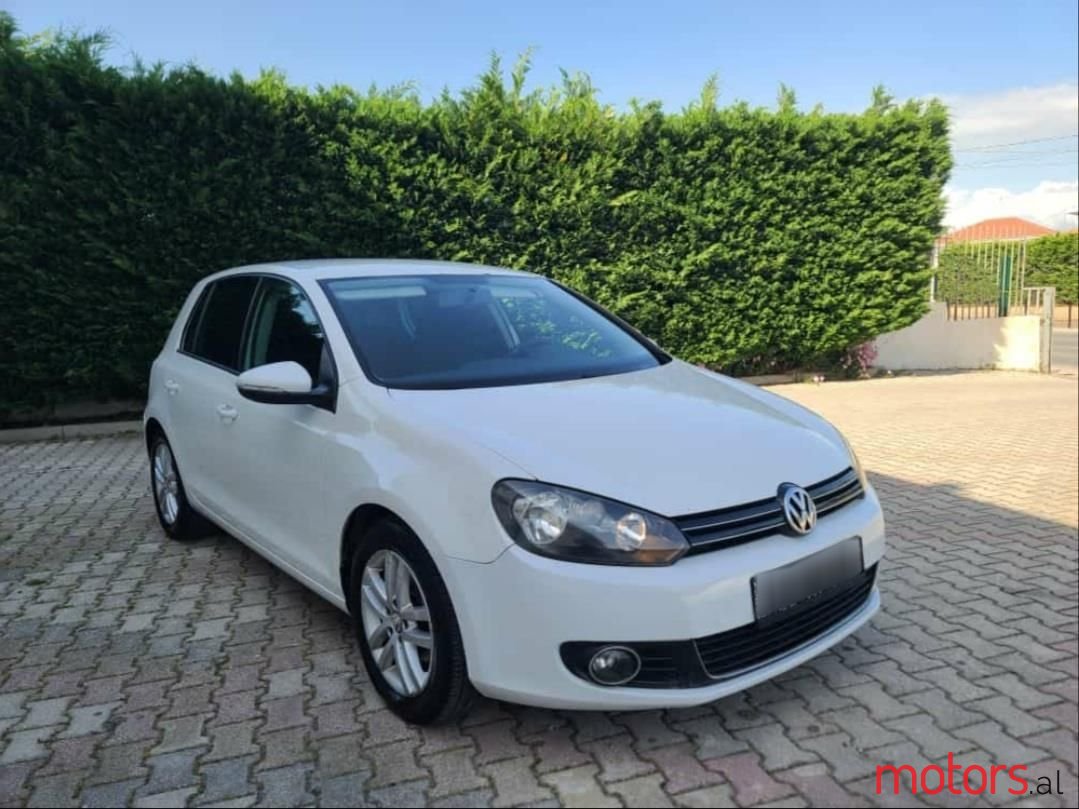 2010' Volkswagen Golf photo #2