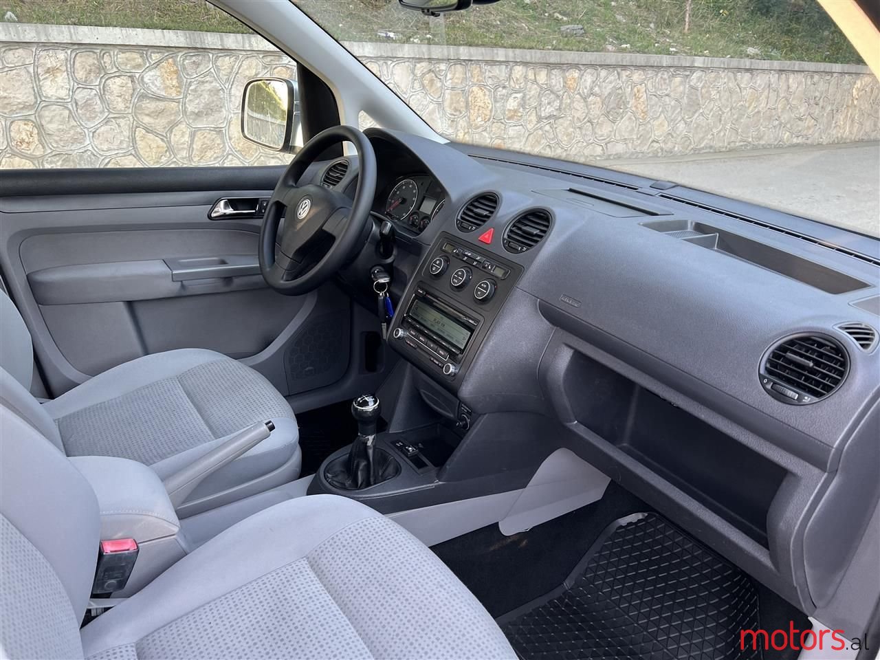 2008' Volkswagen Caddy photo #3