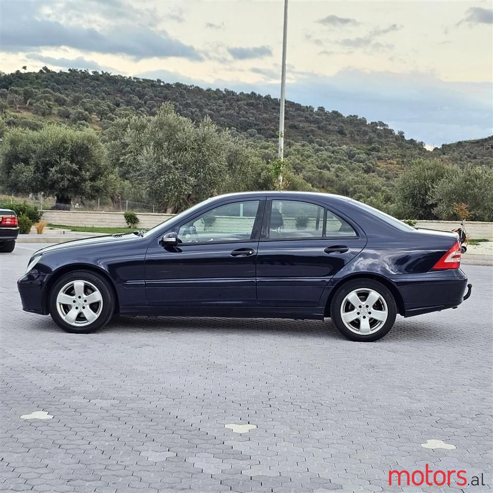 2005' Mercedes-Benz C 200 photo #3