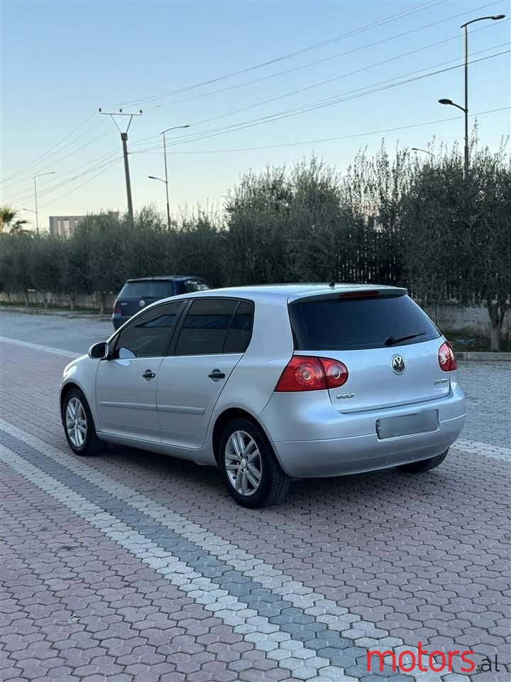 2005' Volkswagen e-Golf photo #4