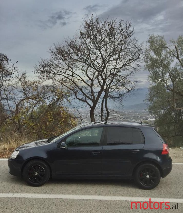 2005' Volkswagen Golf photo #1