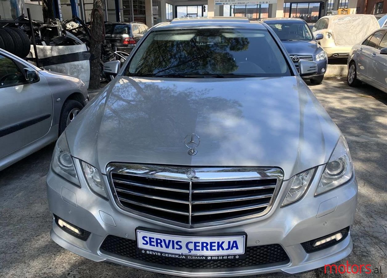 2009' Mercedes-Benz E 350 photo #1