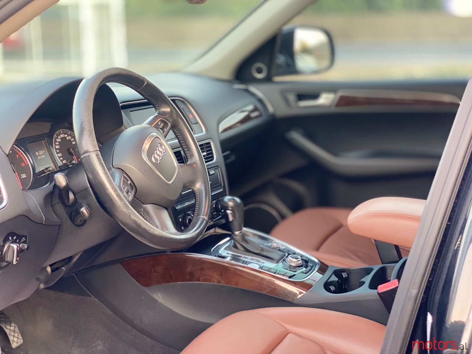 2011' Audi Q5 photo #6