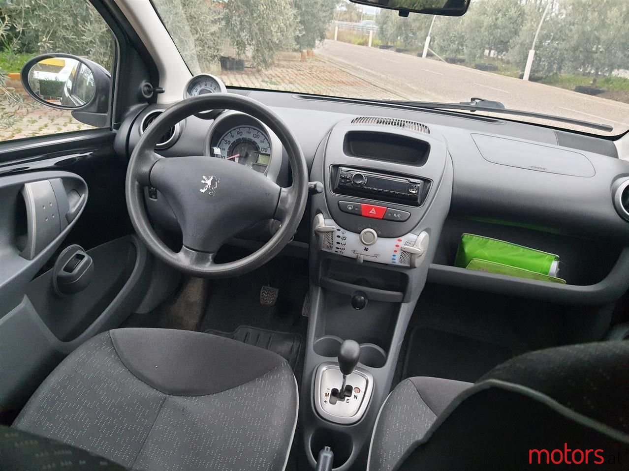 2009' Peugeot 107 photo #5