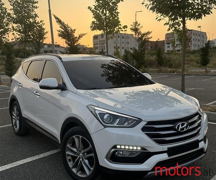 2016' Hyundai Santa Fe photo #4