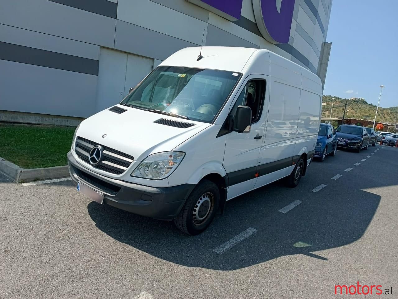 2010' Mercedes-Benz Sprinter photo #2