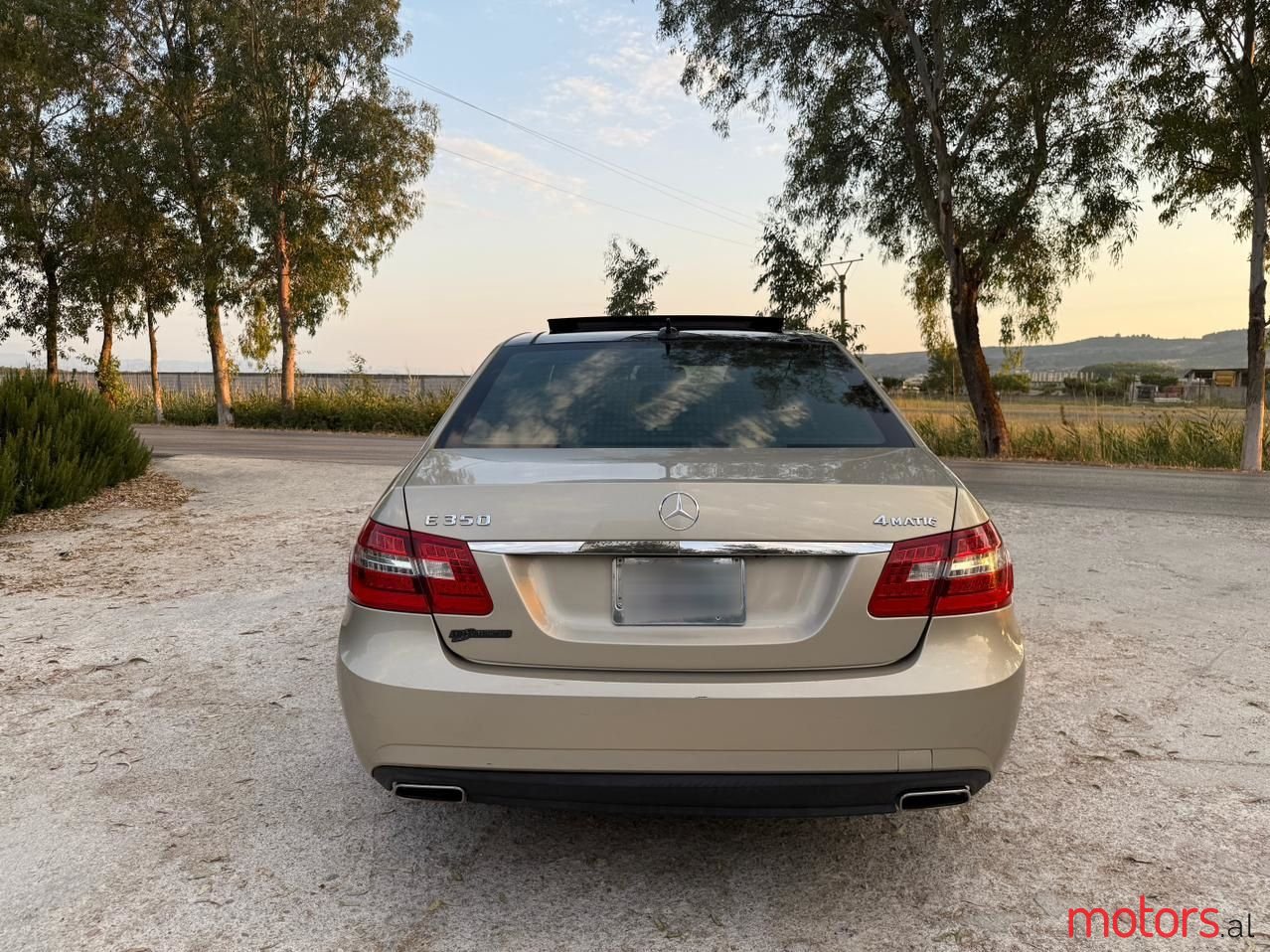 2011' Mercedes-Benz E 350 photo #6