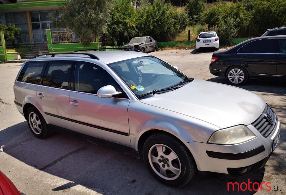 2005' Volkswagen Passat photo #1