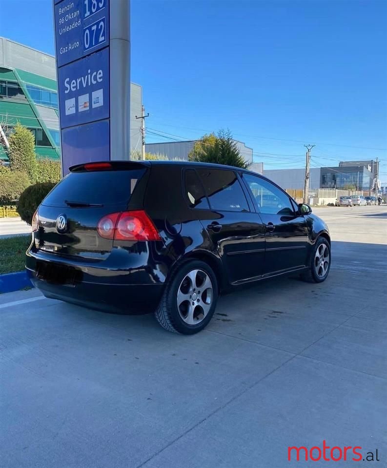 2005' Volkswagen Golf photo #3