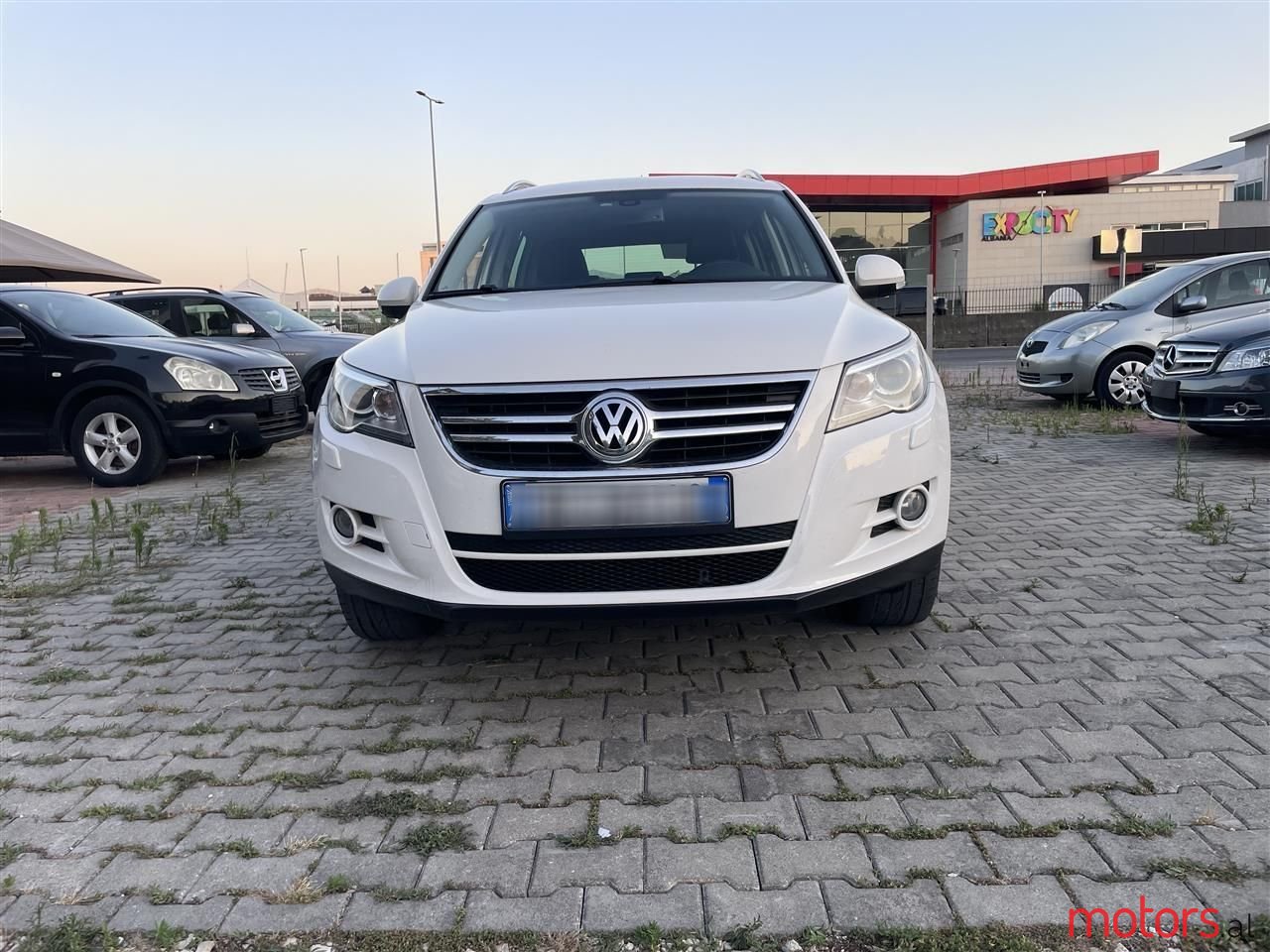 2009' Volkswagen Tiguan photo #5