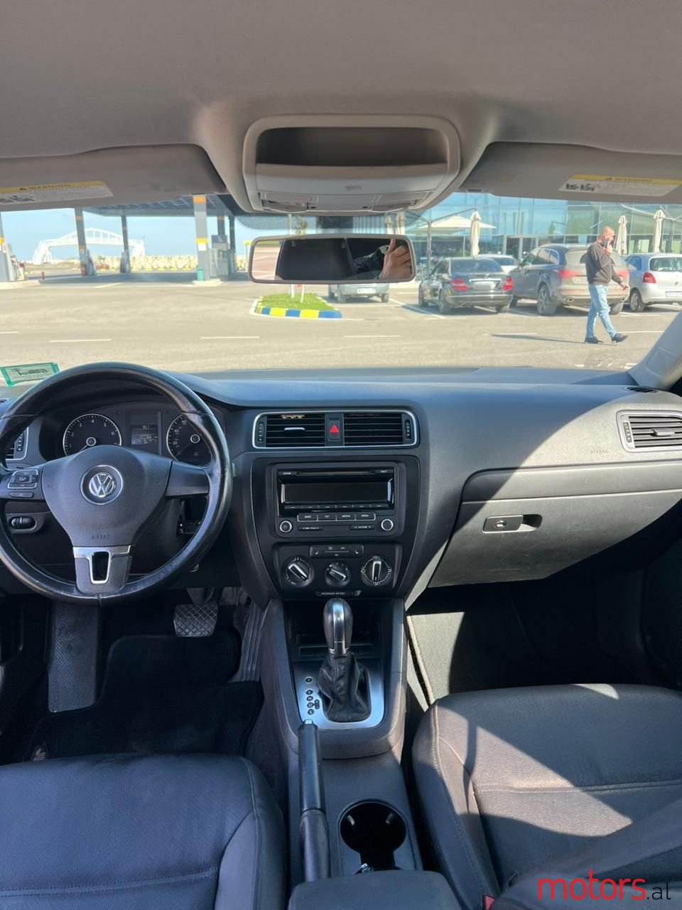 2012' Volkswagen Jetta photo #6