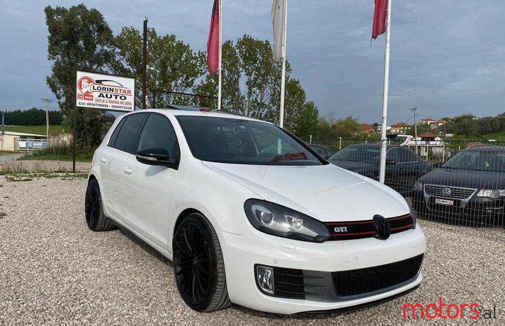 2009' Volkswagen Golf photo #1