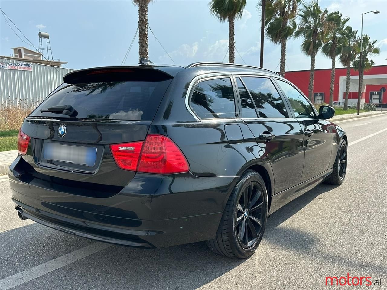 2010' BMW 330 photo #3