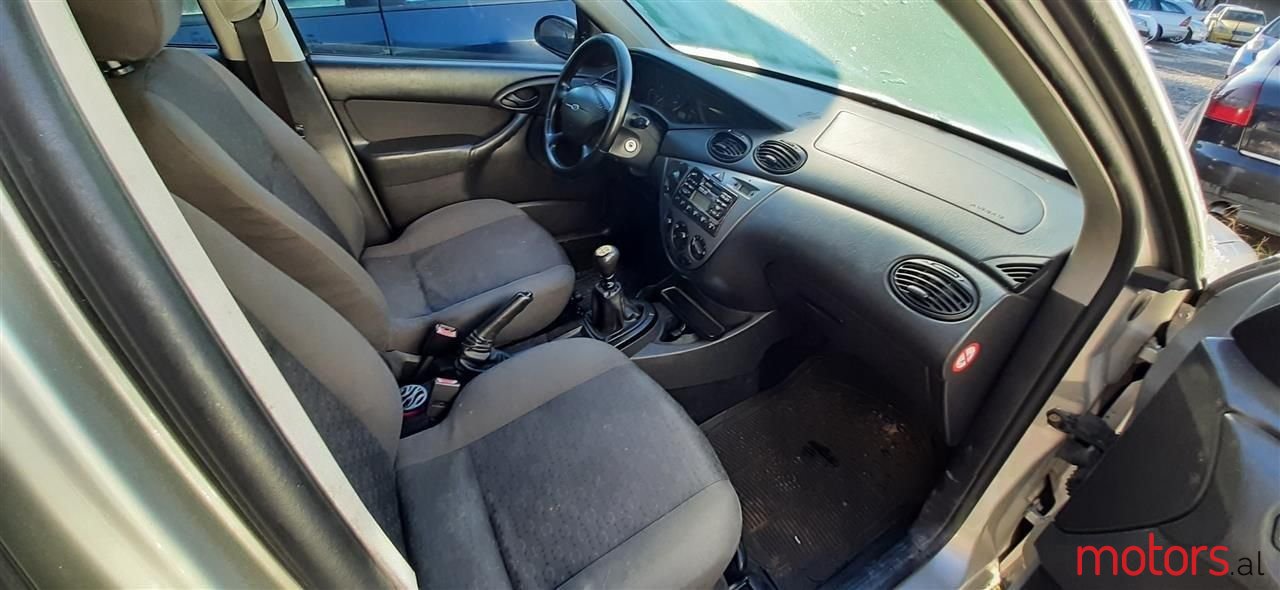 2002' Ford Focus photo #2