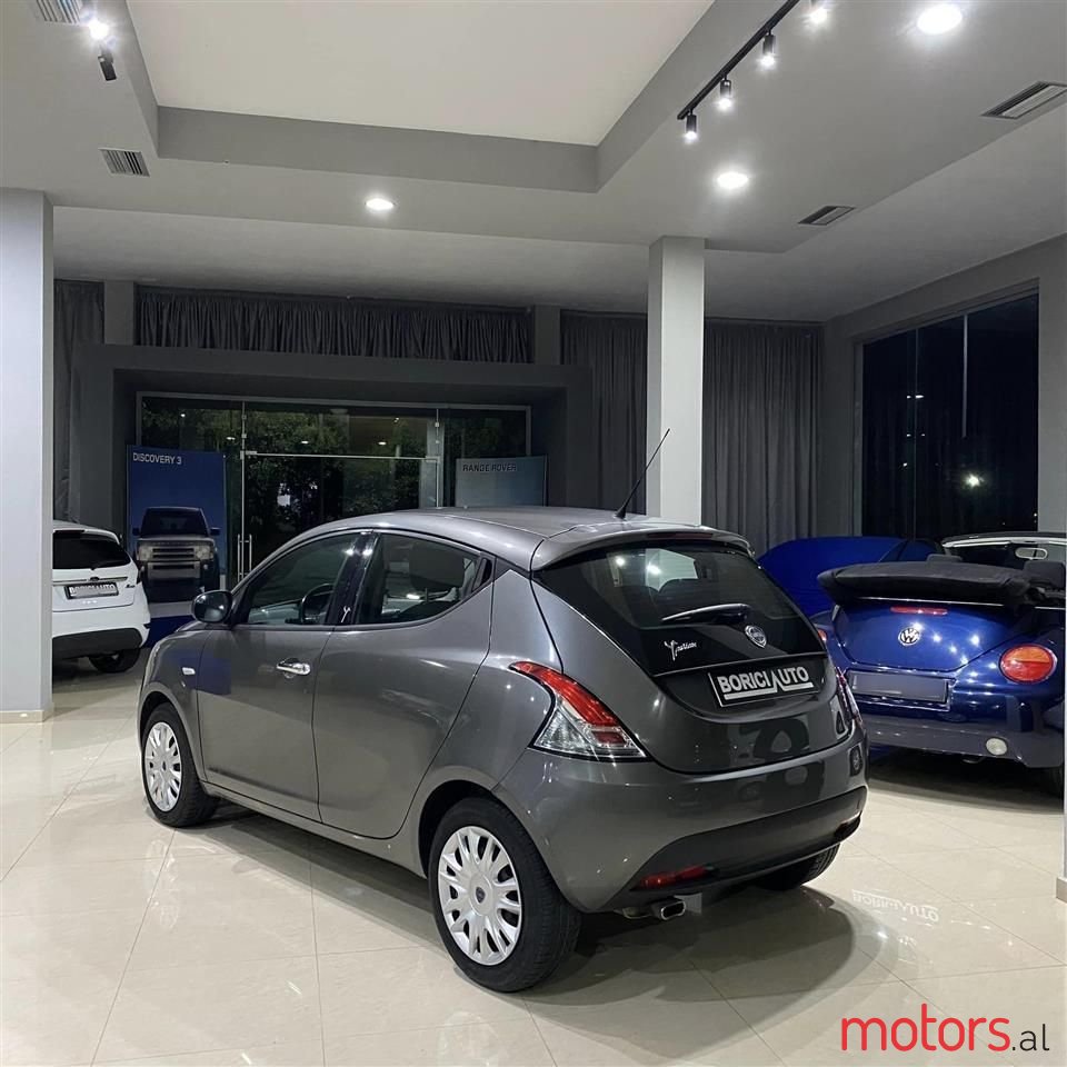 2012' Lancia Ypsilon photo #4