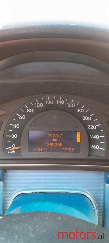 2002' Mercedes-Benz C 220 photo #3