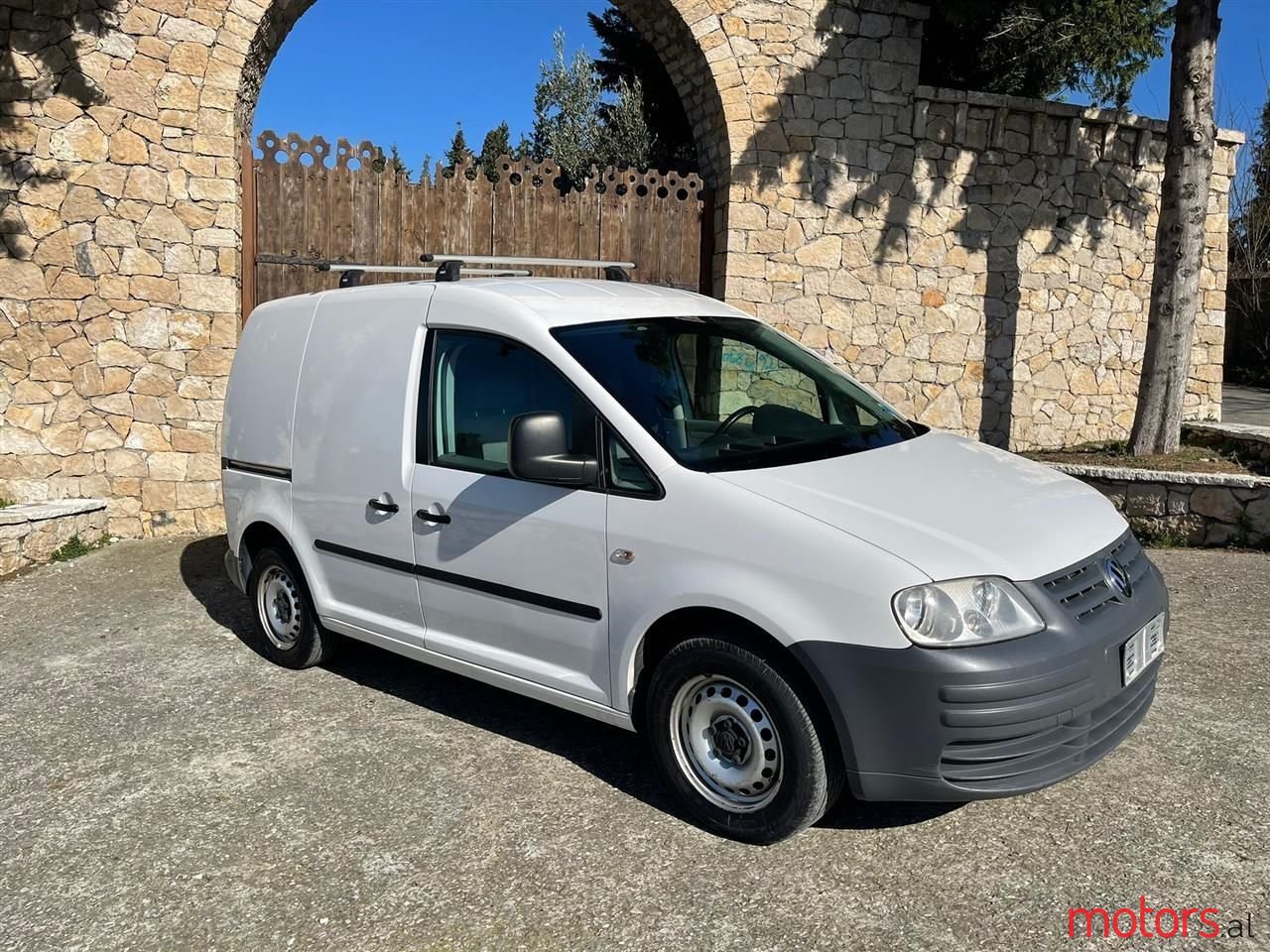 2008' Volkswagen Caddy photo #2