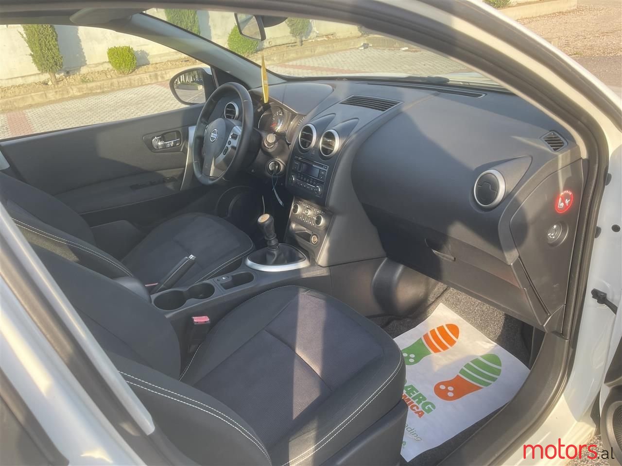 2012' Nissan Qashqai photo #2