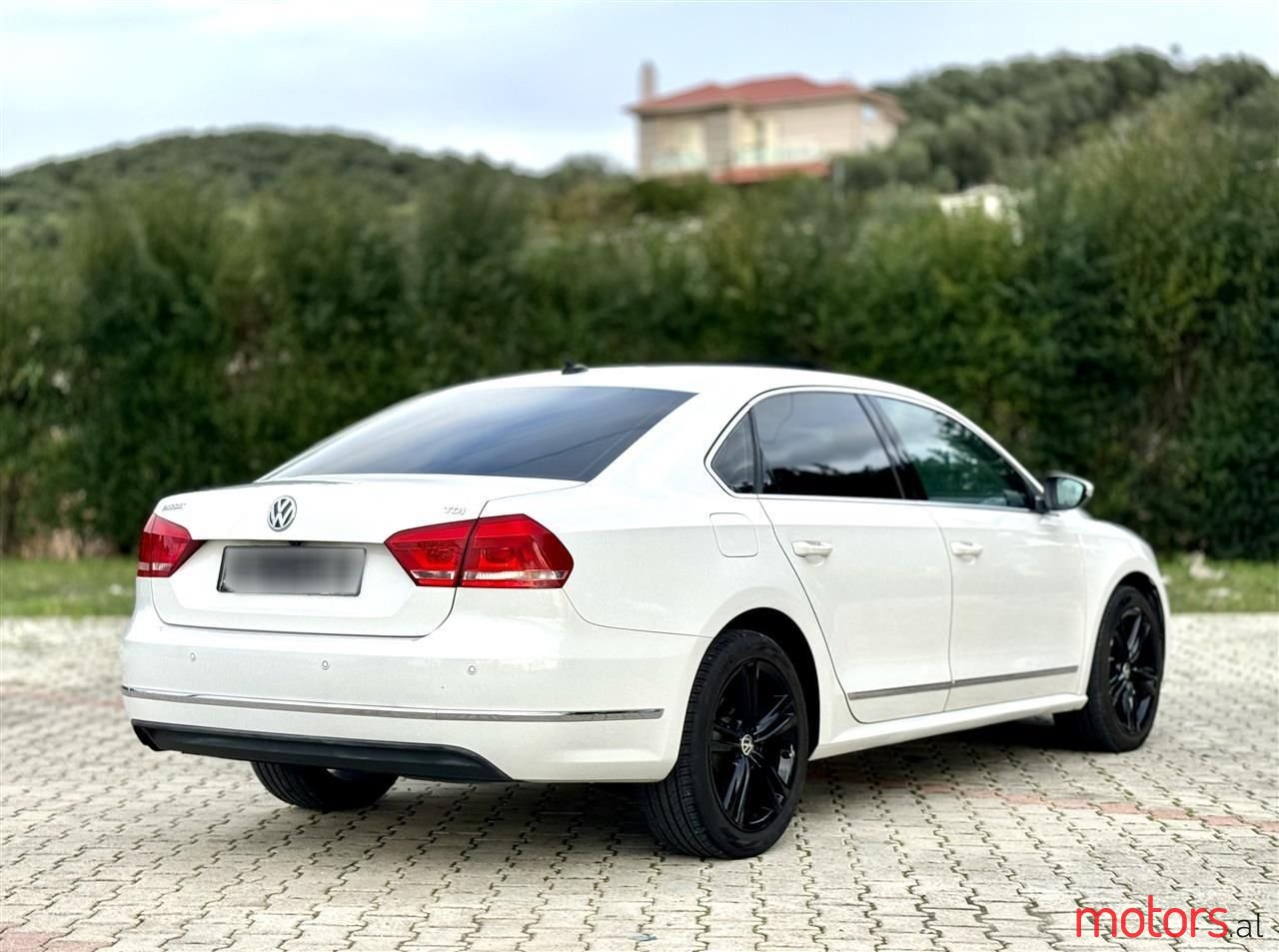 2013' Volkswagen Passat photo #5