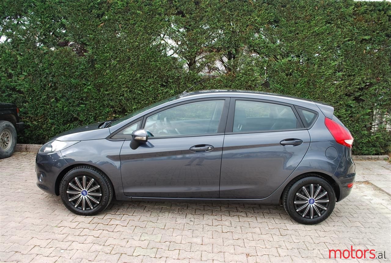 2010' Ford Fiesta photo #2