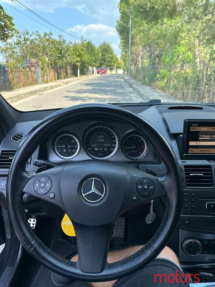 2011' Mercedes-Benz C 250 photo #6