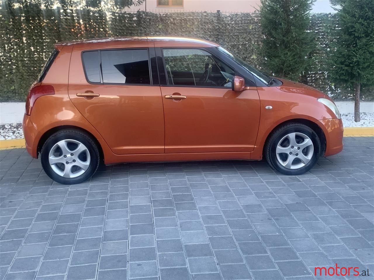 2005' Suzuki Swift photo #2