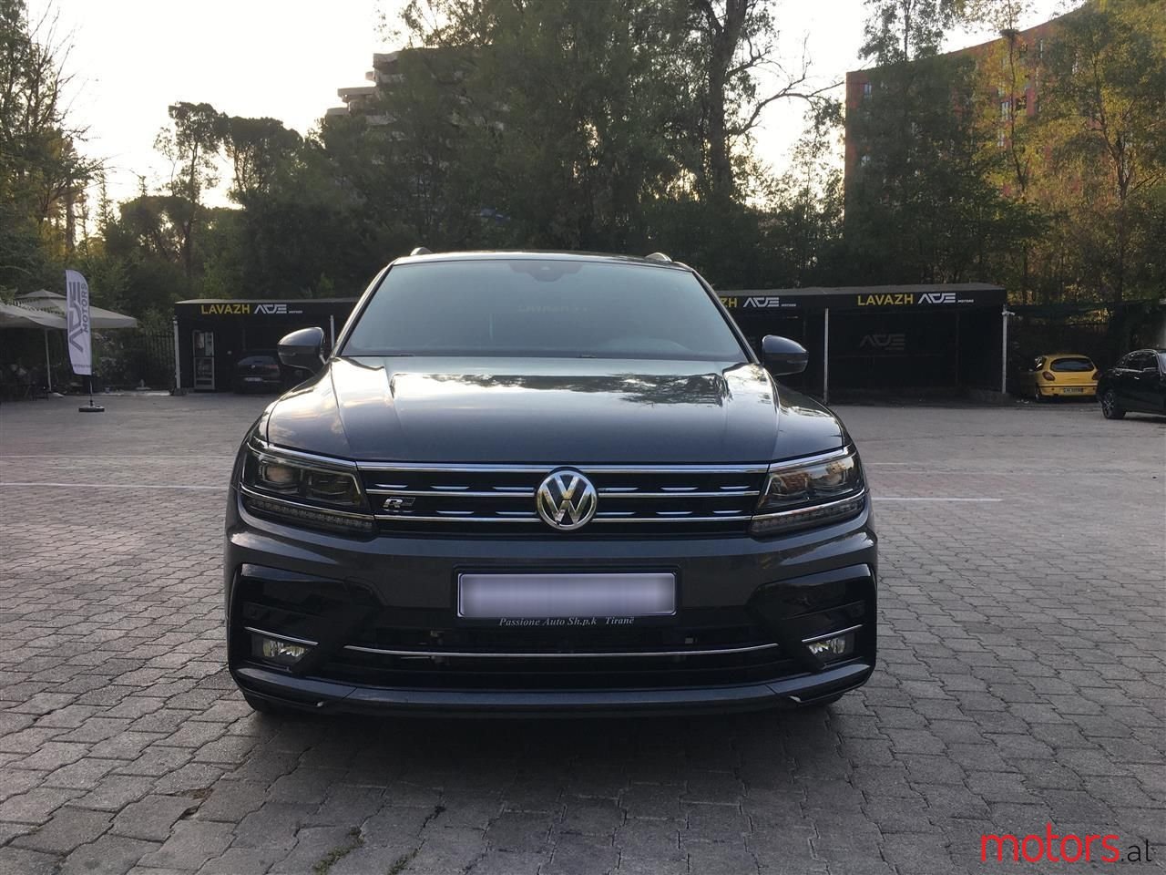 2018' Volkswagen Tiguan photo #4