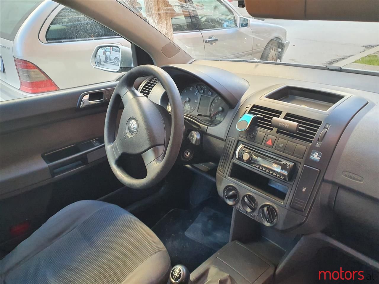 2008' Volkswagen Polo photo #4