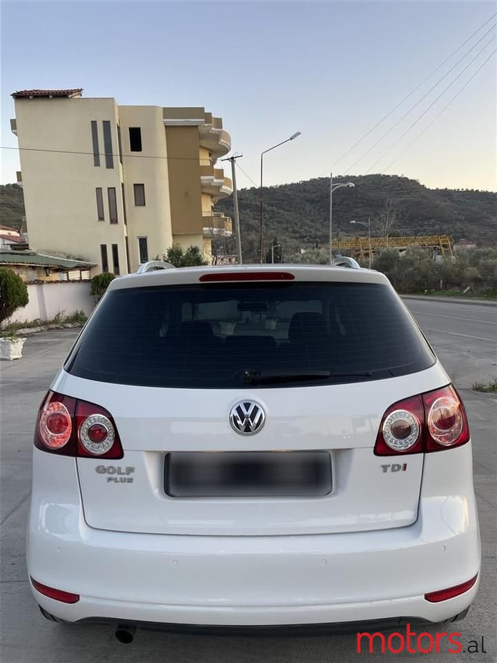 2012' Volkswagen Golf Plus photo #5