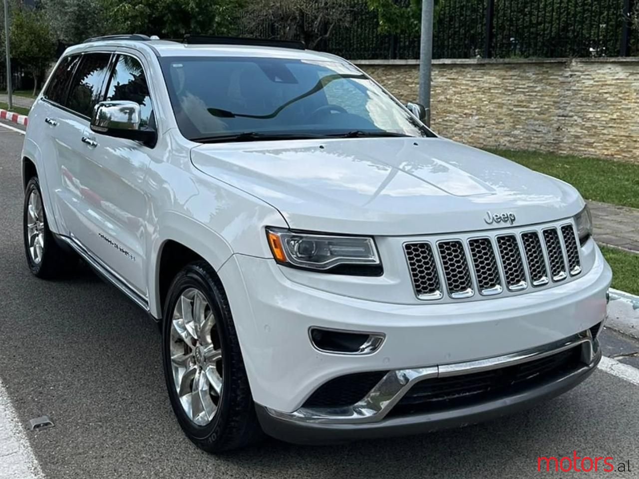 2015' Jeep Grand Cherokee photo #1