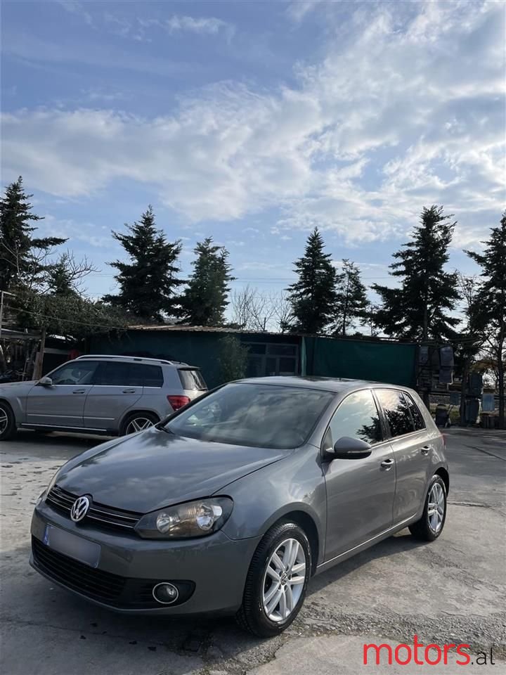 2010' Volkswagen Golf photo #3