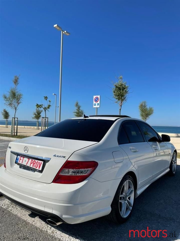 2008' Mercedes-Benz C 300 photo #2
