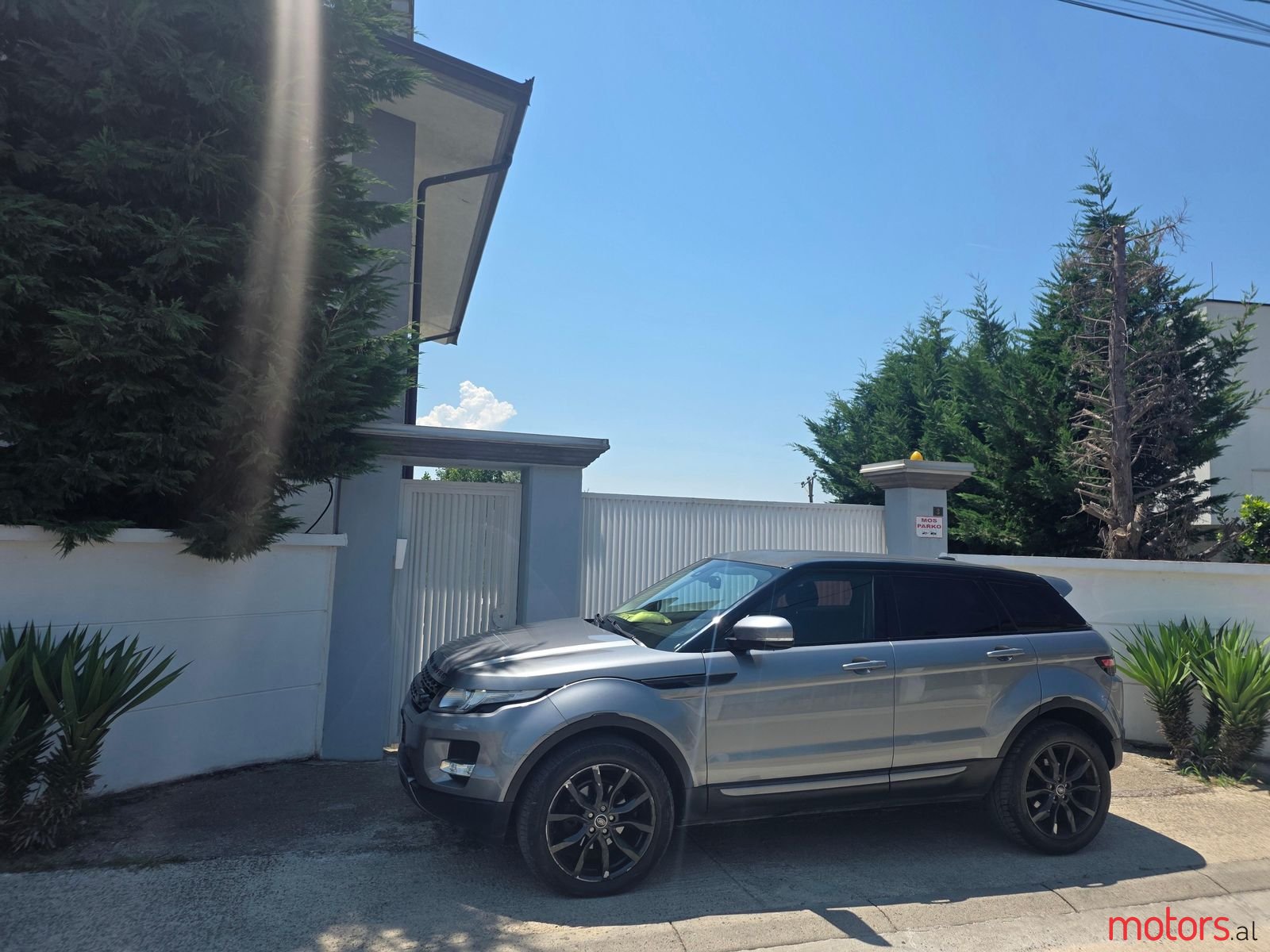 2014' Land Rover Range Rover Evoque photo #1